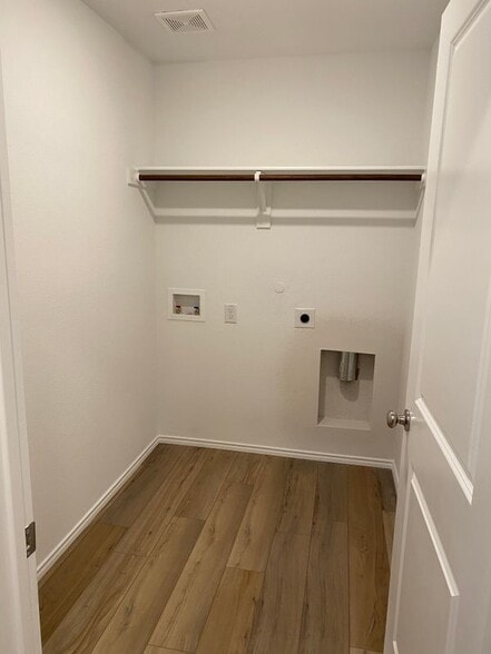 Building Photo - 5501 Lavender Dr