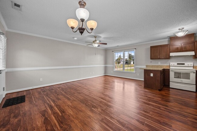 Building Photo - Two bedroom in Coats, NC!