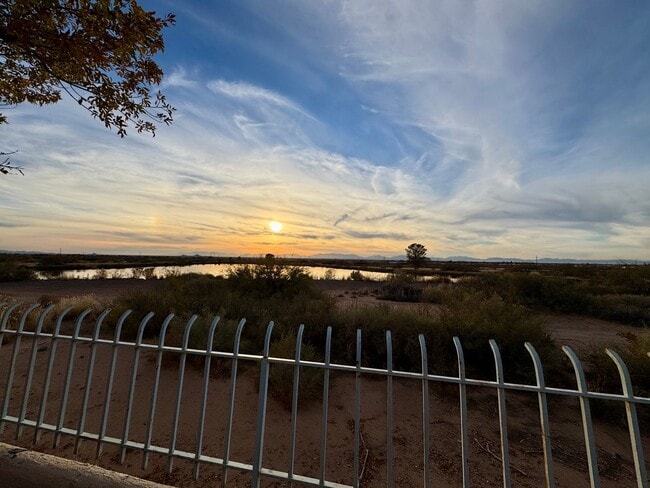 Building Photo - Beautiful golf course retreat