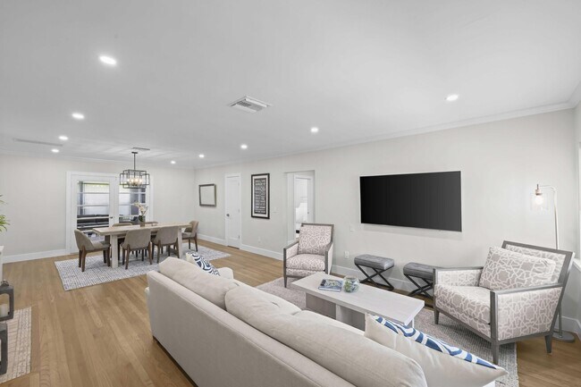 Building Photo - 1714 N Palmway