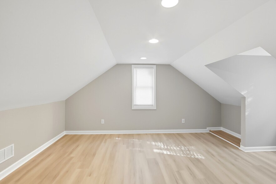 Building Photo - 4924 Frankford Ave