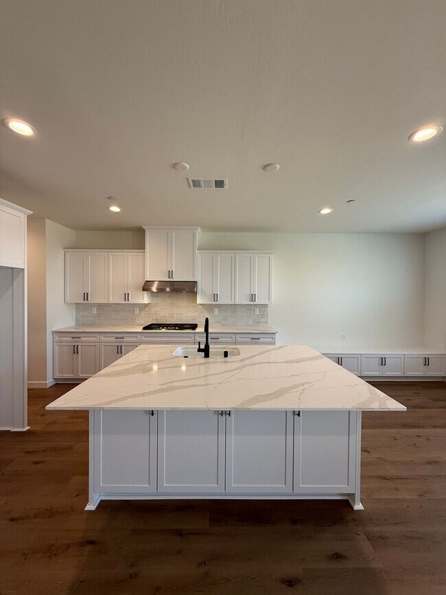 Building Photo - 16806 Mairs Dr