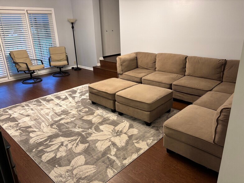 Great room - 22 Williamsburg Cir