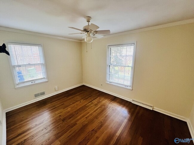 Building Photo - 4006 Devon St SE