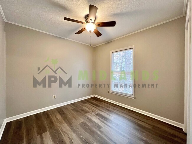 Building Photo - 237 Devonport Dr