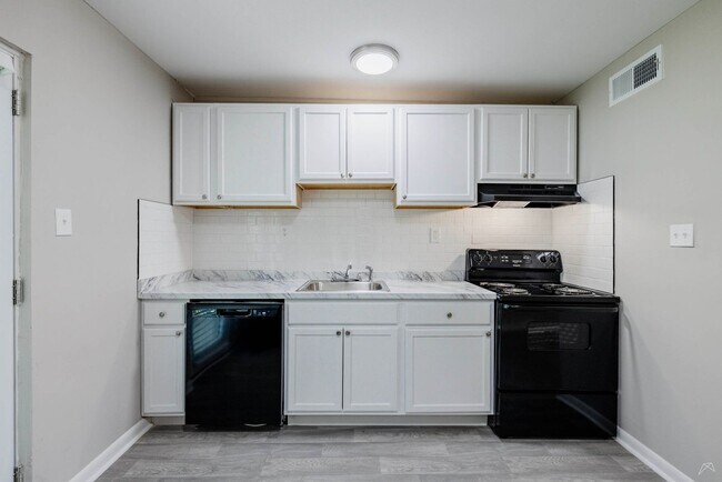 Building Photo - Elite Plus 2 Bedroom Apartments in Atlanta, GA | Fully Renovated 750 Sq Ft Floor Plan at Monteleo...