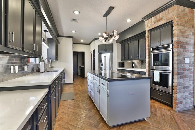 Building Photo - 1818 Brookchester Dr
