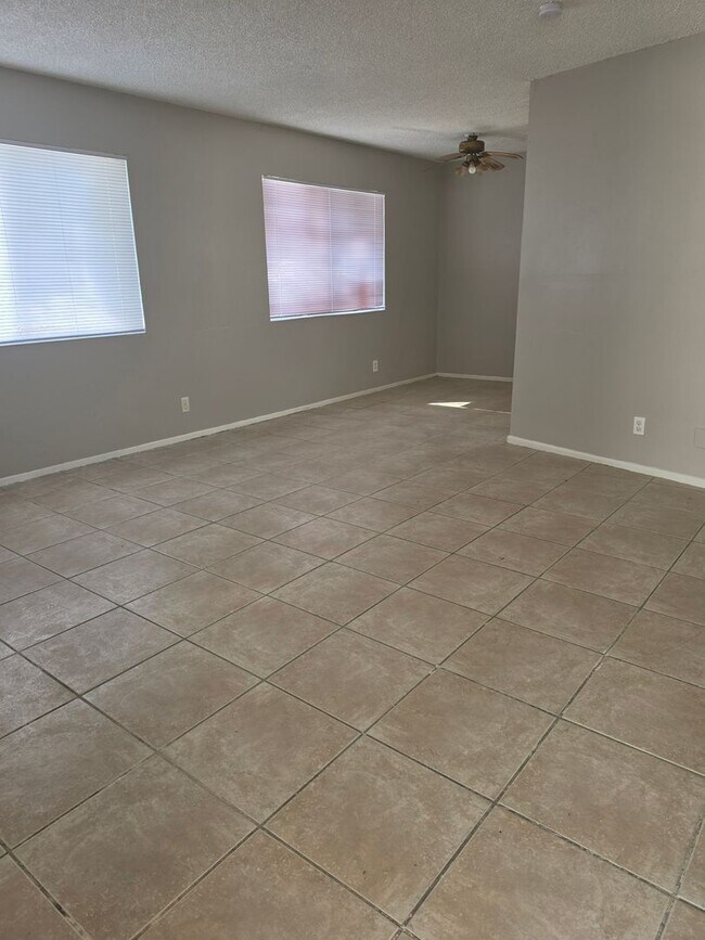 Building Photo - Beautiful 3bedroom/1 bath Home For Rent