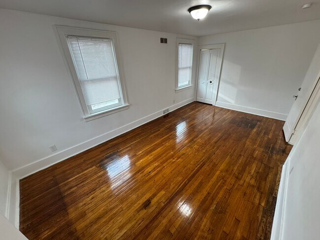 Building Photo - 1415 Freemont St