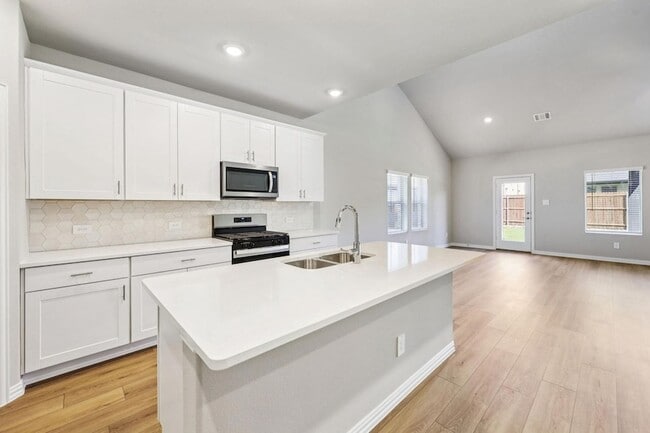 Building Photo - 606 Tidal Dr