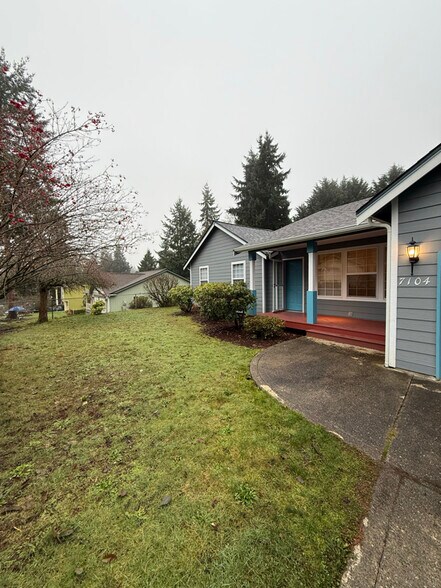 Building Photo - 7104 SE Kansas St