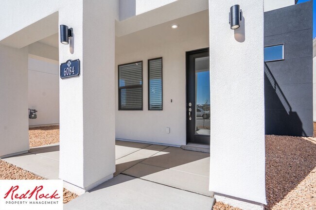 Building Photo - Stand Alone Home In Desert Color