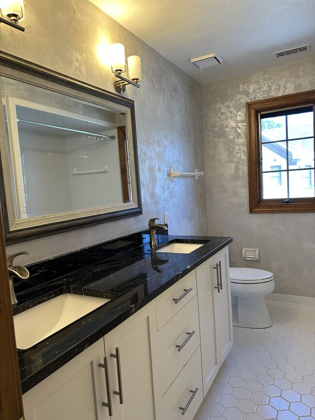 Building Photo - 1416 Shenandoah Pkwy