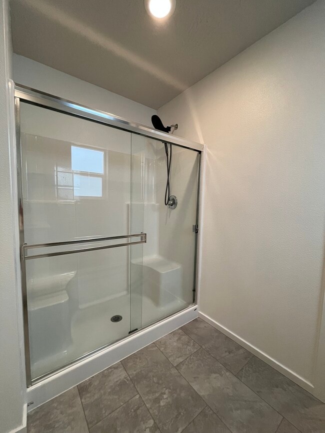 Building Photo - 4501 W Bedford Ave