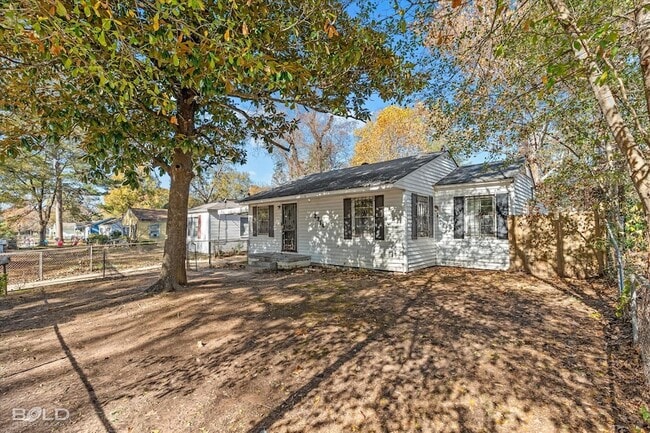 Building Photo - 2754 Lakehurst Ave