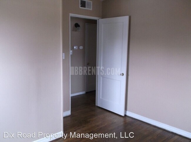 Building Photo - 3 br, 1 bath House - 631 Blackburn Avenue,