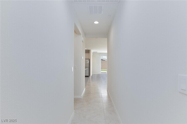 Building Photo - 819 Cottonwood Hl Pl