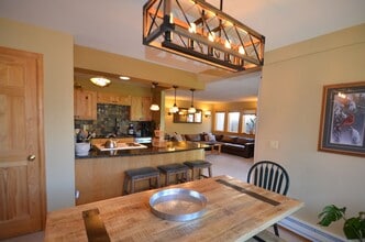 Building Photo - Dogs negotiable! Gondola and Main Street steps from your front door! Steam Shower!