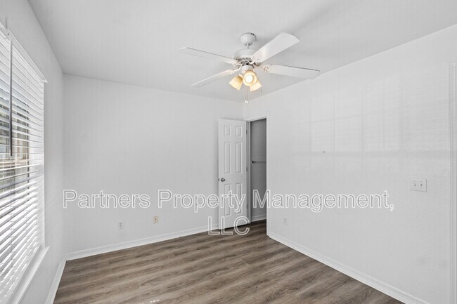 Building Photo - 1128 W Hendrix St