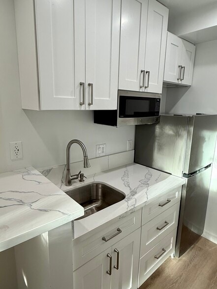 Building Photo - 10340-10360 Bellwood Ave