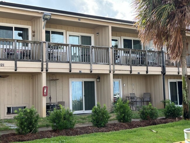 Building Photo - Waterfront Condo