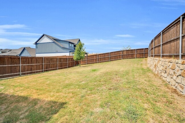 Building Photo - 10912 Rochelle Ct