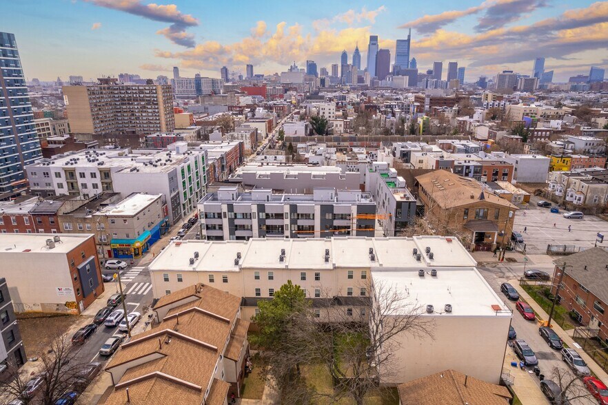 Building Photo - 1405 N Sydenham St