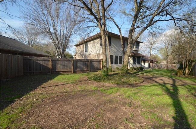 Building Photo - 3013 Sussex Gardens Ln