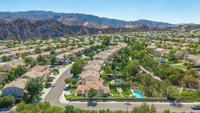 Building Photo - Executive 5-Bedroom Pool Home with Dual Master Suites in Stevenson Ranch