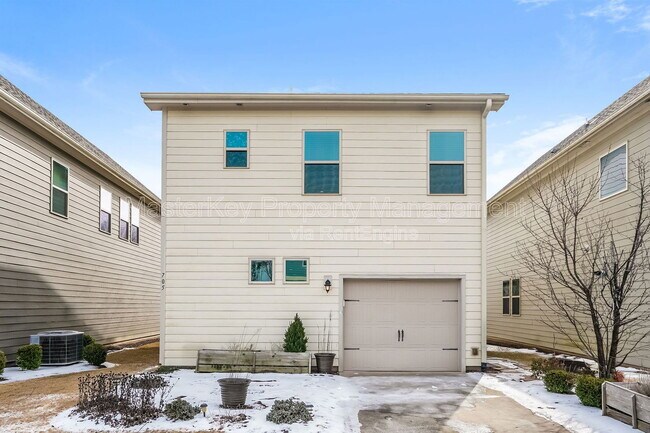 Building Photo - 705 Liberty Hill Pass