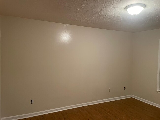Building Photo - Conyers Duplex