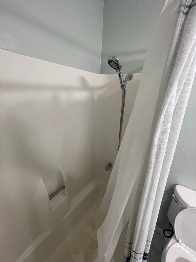 Building Photo - 810 W Lambert Rd