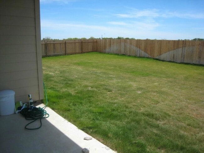 Building Photo - 501 Dinge Bay Dr