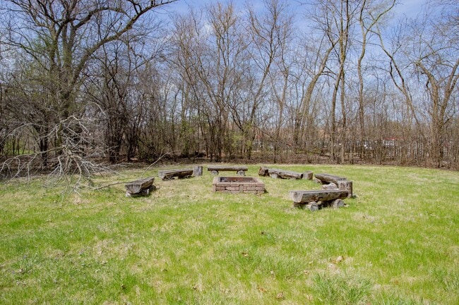 Building Photo - 1305 Oswego Rd