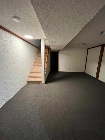 Building Photo - 101 S Rock Rd