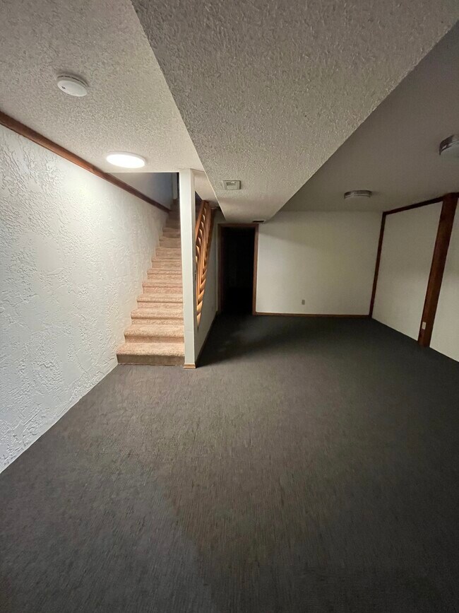 Building Photo - 101 S Rock Rd