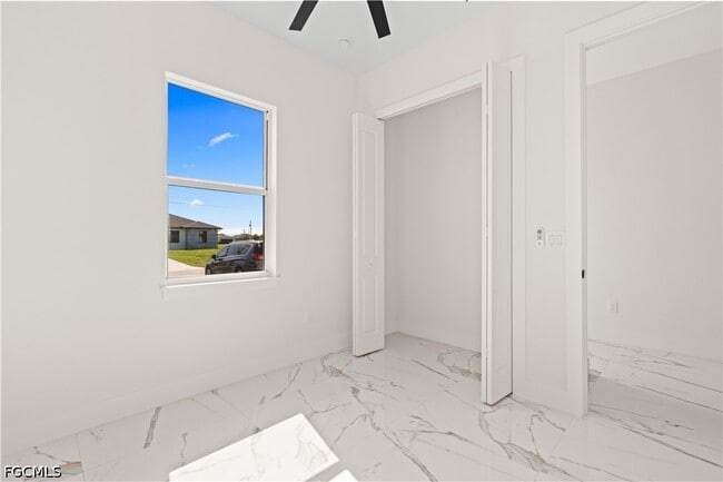 Building Photo - 430 Petite Ave