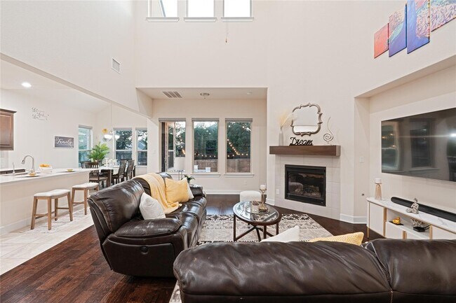 Building Photo - 228 Lockhart Lp