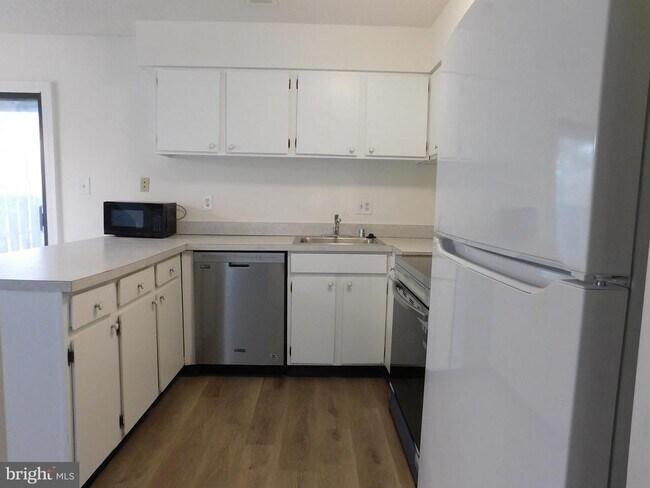 Building Photo - 2130 Cartwright Pl