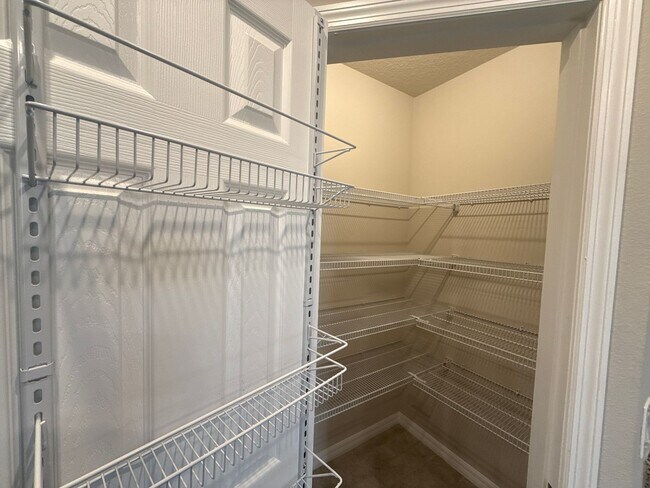 Building Photo - Stunning 4-bedroom, 3-bathroom, 2-stall garage, home. The only thing missing is you.