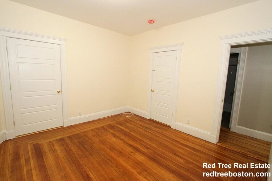 Building Photo - 35 Harbor View St