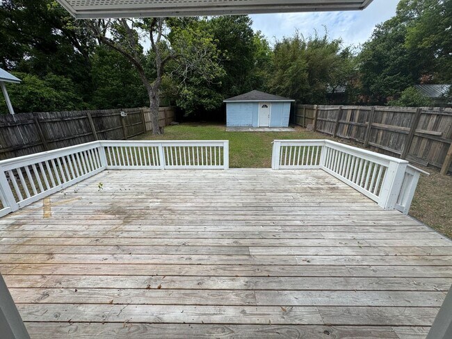 Building Photo - Pensacola - North Hill - 2 bed, 2 bath