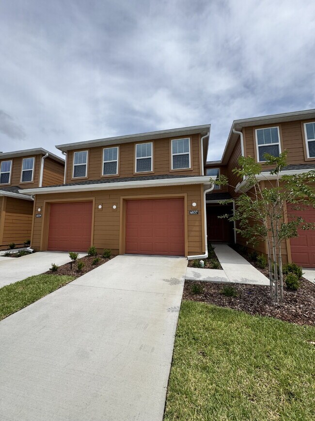 Primary Photo - Brand New 3 Bed | 2.5 Bath Townhome – Mode...