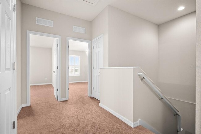 Building Photo - 1875 Sommarie Wy