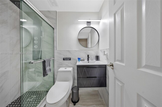 Building Photo - 5740 NE 19th Ave