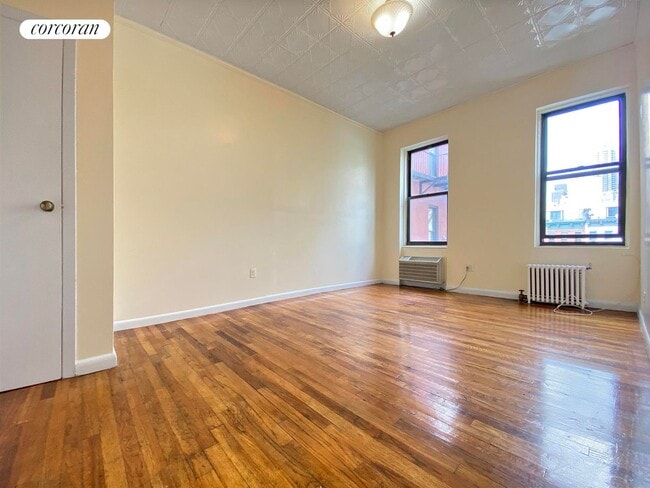 Primary Photo - 351 W 51st St