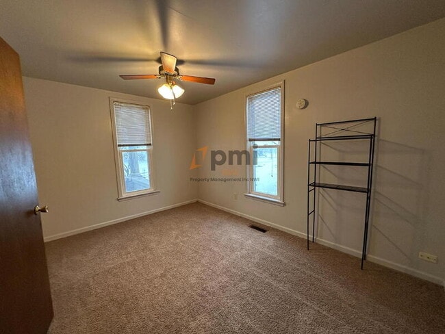 Building Photo - 703 Elm St