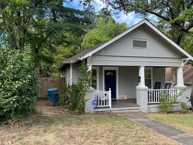 Building Photo - 3520 Lee Ave