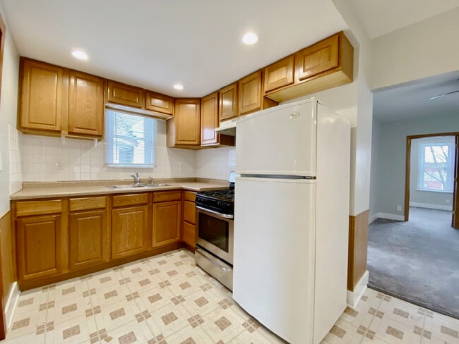 Building Photo - 5517 W Higgins Ave