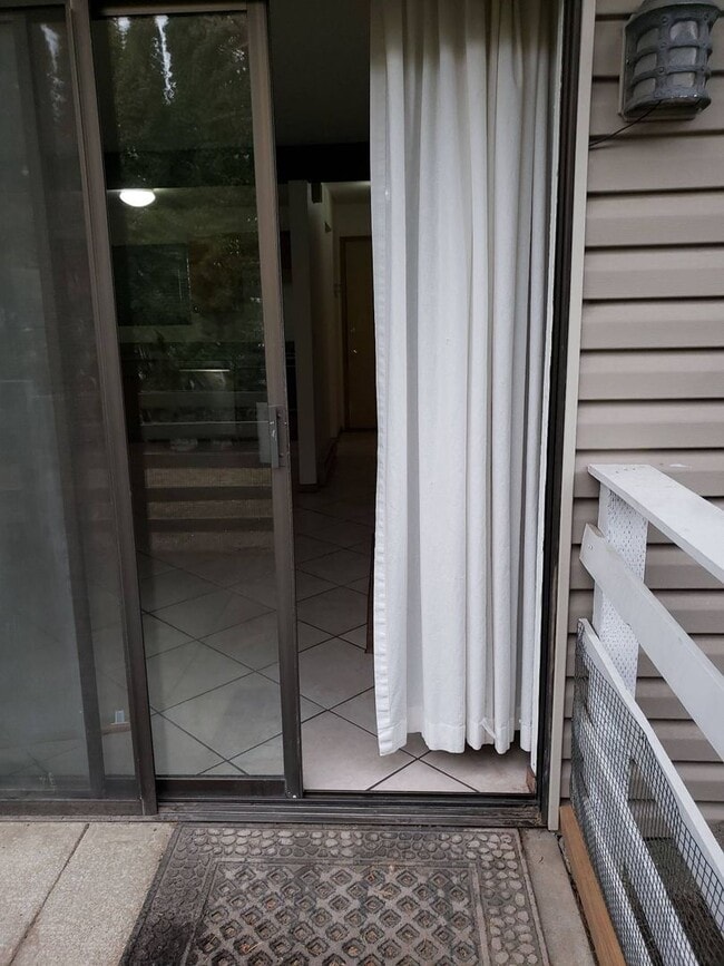 Building Photo - 2005 NE Terre View Dr